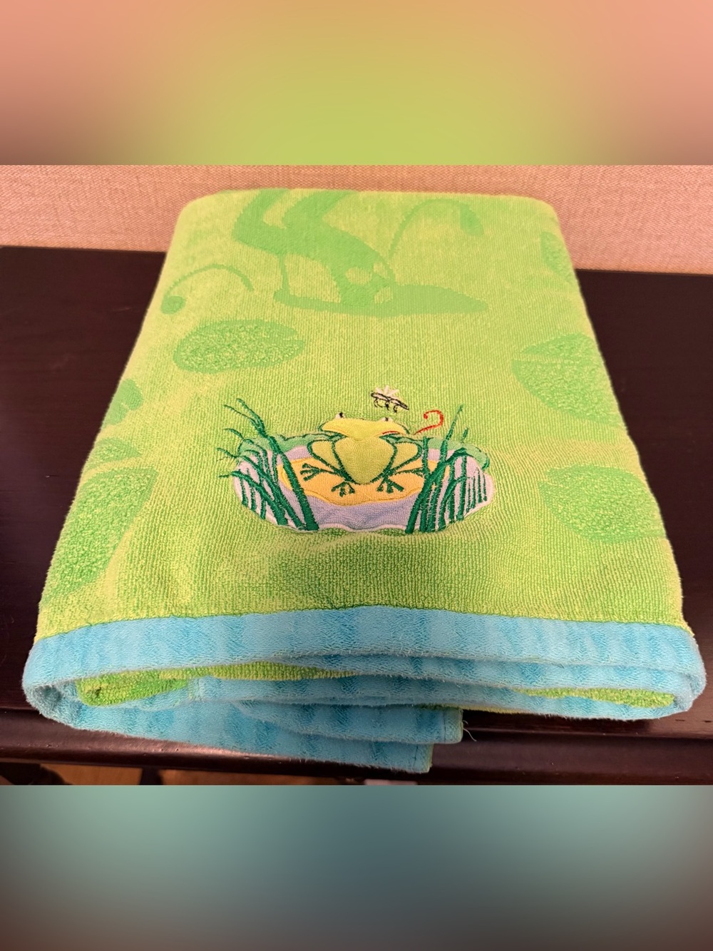Vintage Northpoint Green Frog Embroidered Bath Towel